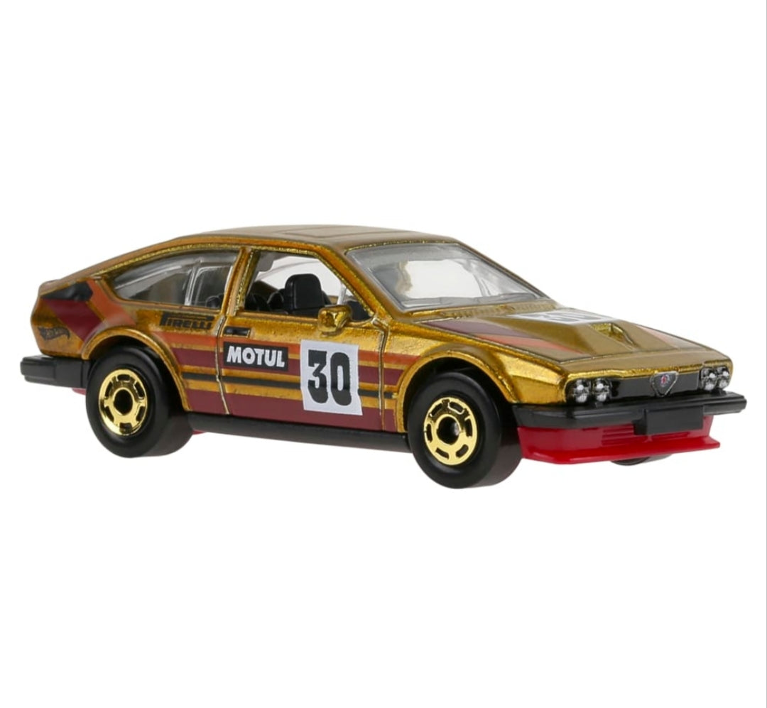 Alfa Romeo GTV6 3.0 Coche Dorado