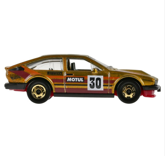 Alfa Romeo GTV6 3.0 Coche Dorado