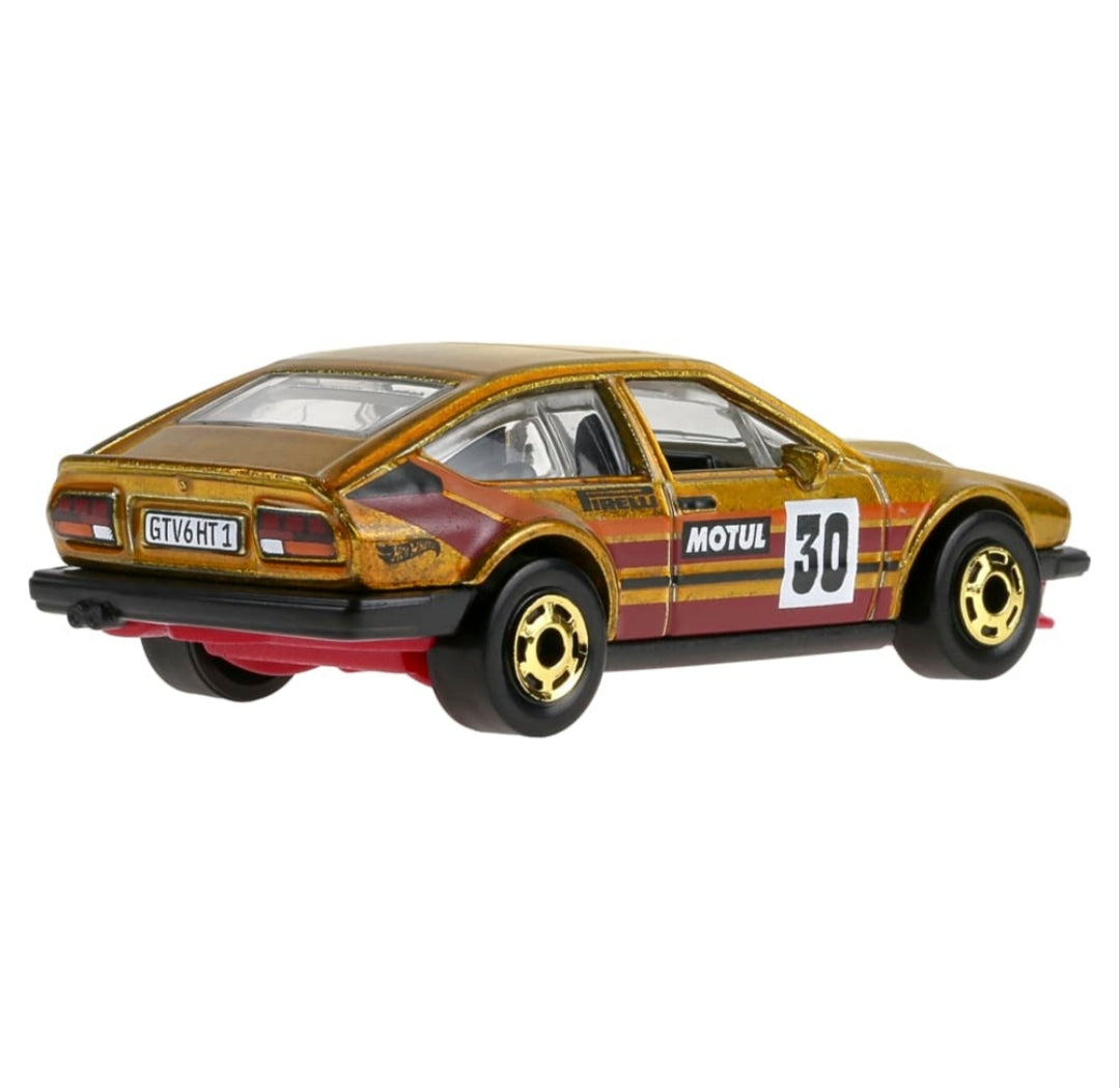 Alfa Romeo GTV6 3.0 Coche Dorado